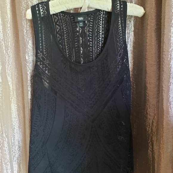 Mossimo black tank - Picture 2 of 3